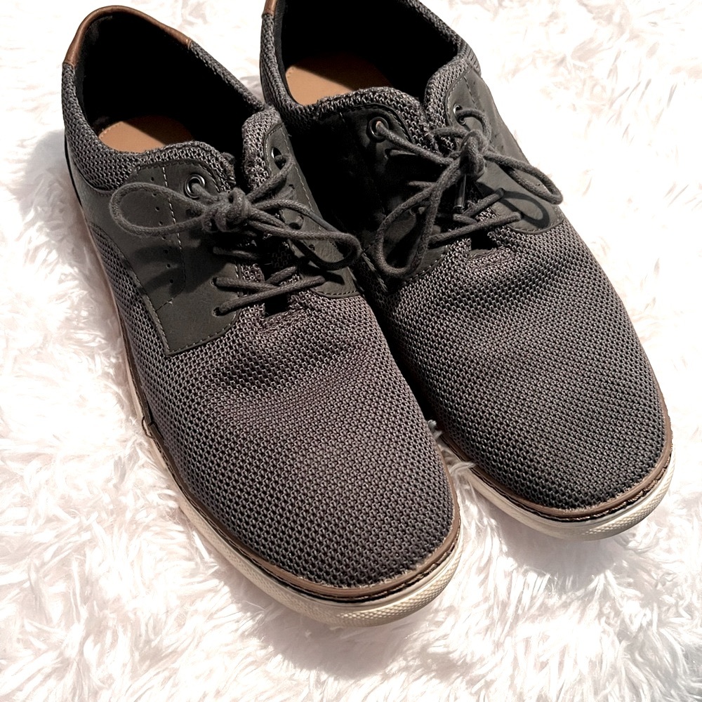 Seven 91 dark grey size gently used in great condition size 8 1/2 barely worn.